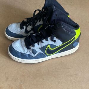 Nike Son of Force Mid 615158-013 Black Gray Basketball Shoes Youth Boys Size 5.5